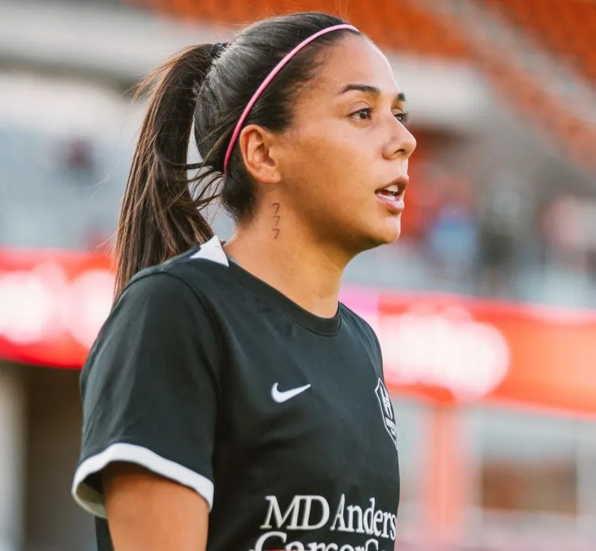 Sánchez firmó por tres años más