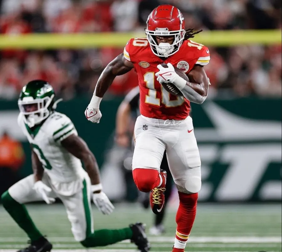 Isiah Pacheco en un duelo ante Jets