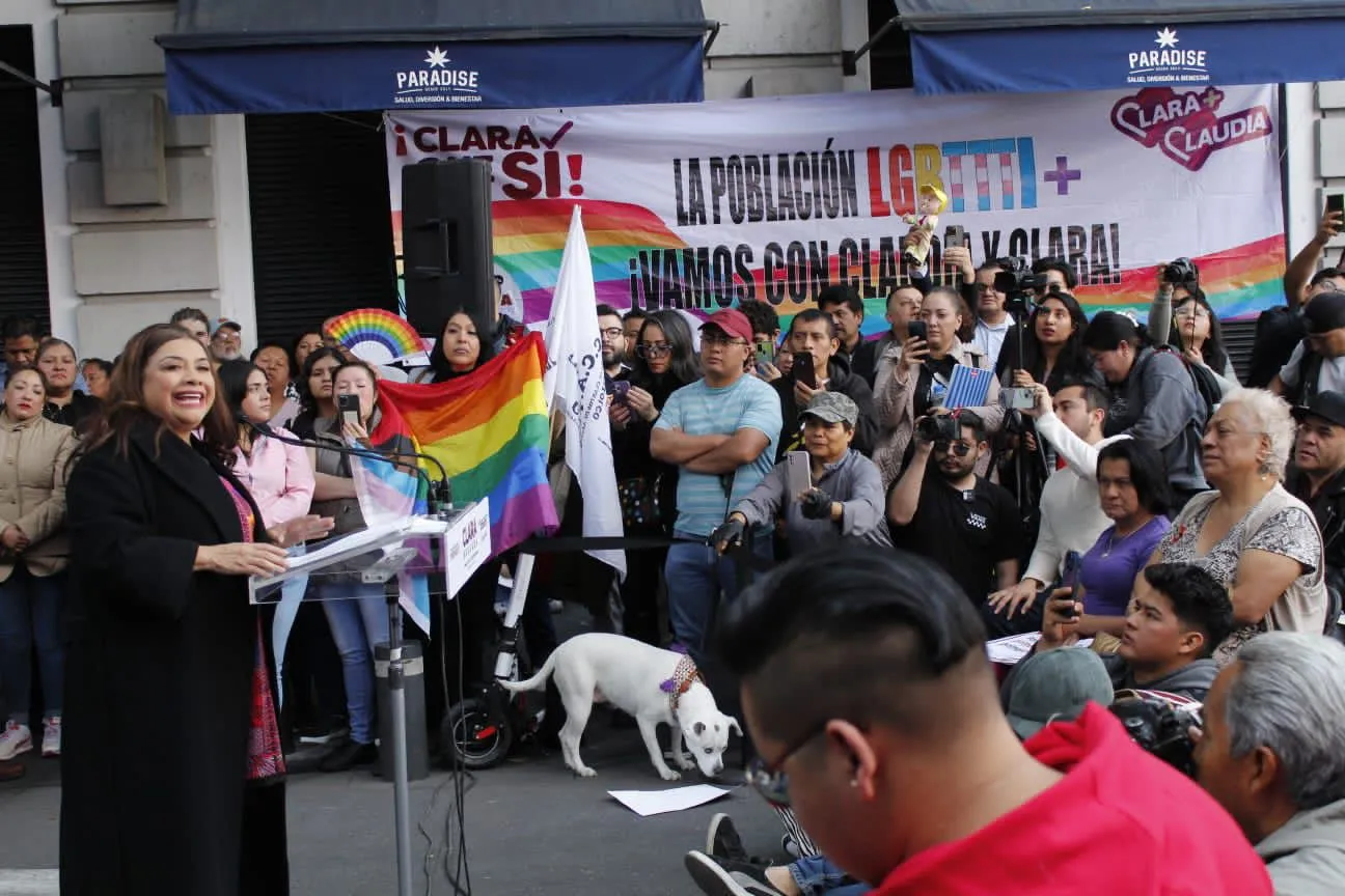 La precandidata a Jefa de Gobierno pide servicios de salud especializados para la comunidad.