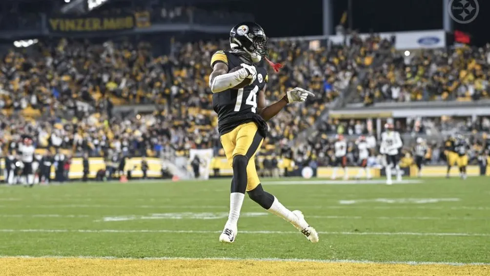 Pickens anotando después de una recepción de 66 yardas