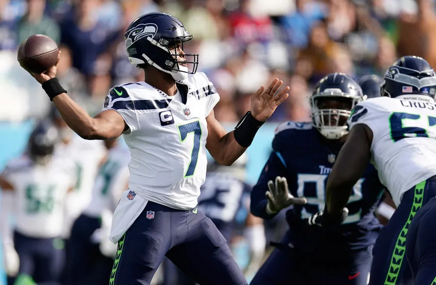AP Smith lanzando pase para los Seahawks