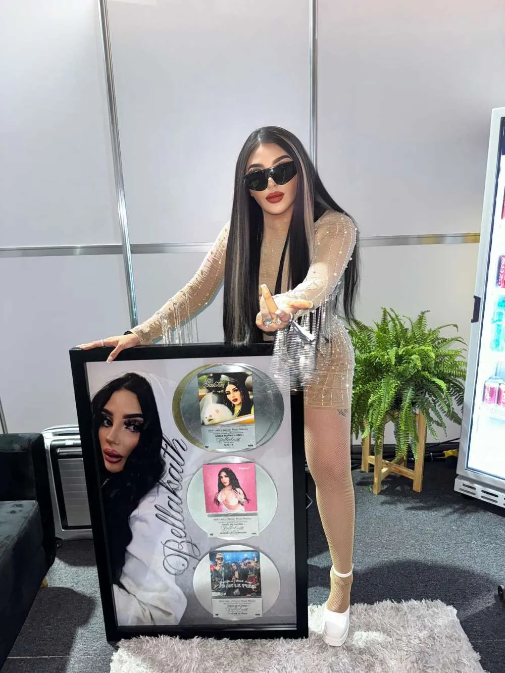 Bellakath ahora goza de mucho éxito con sus canciones del género urbano.