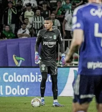 Kevin Mier durante un partido