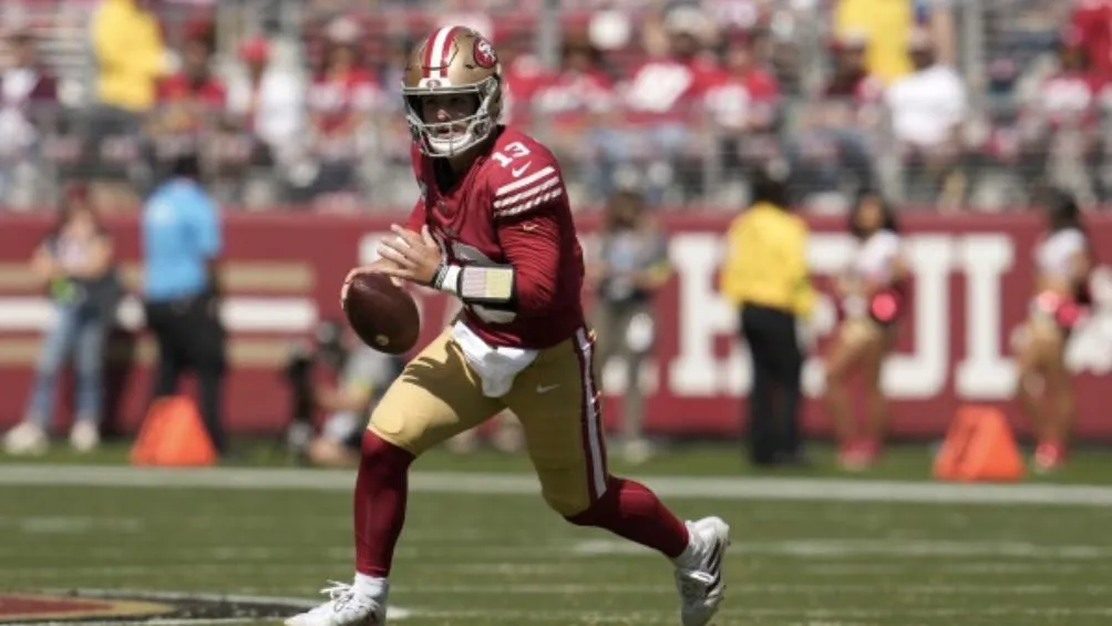 Purdy se acerca pero compite con Lamar Jackson