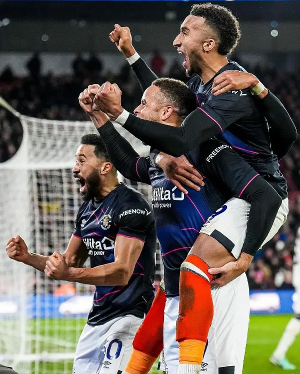 Luton Town se impuso 3-2 frente al Sheffield United