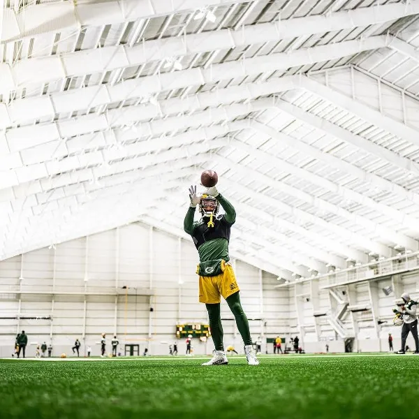 Jaire Alexander entrenando con los Packers