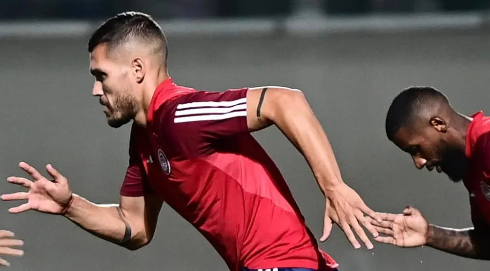 @Olympiacos El defensa de 29 años de edad, durante una práctica