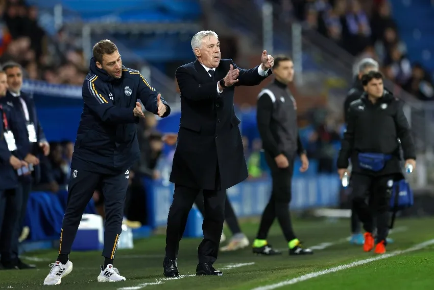AP Ancelotti en un partido del Real Madrid
