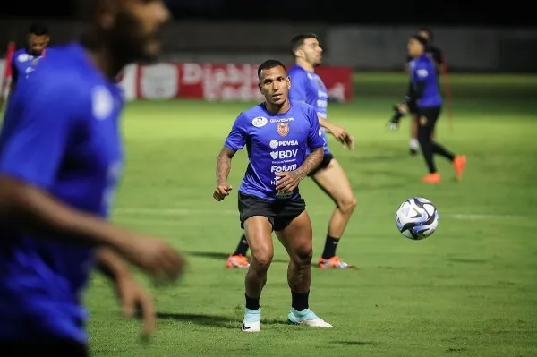 Otero entrenando con la Selección de Venezuela