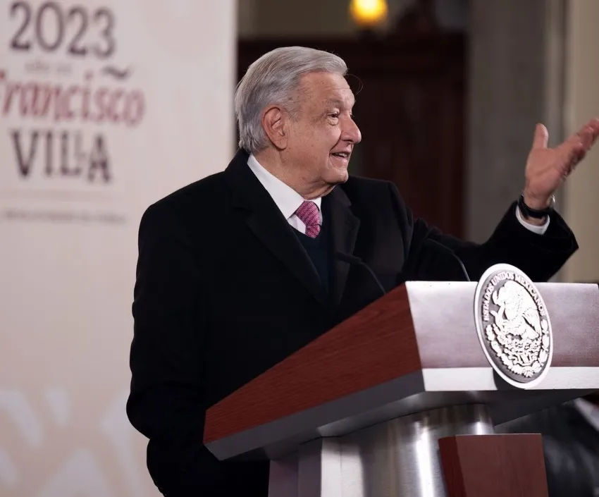 El presidente presentó la megafarmacia