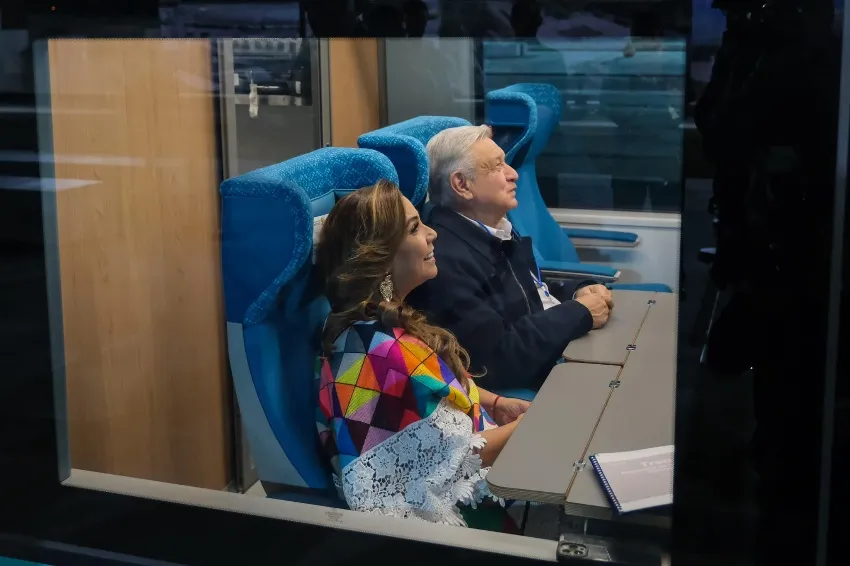 AMLO en prueba del Tren Maya