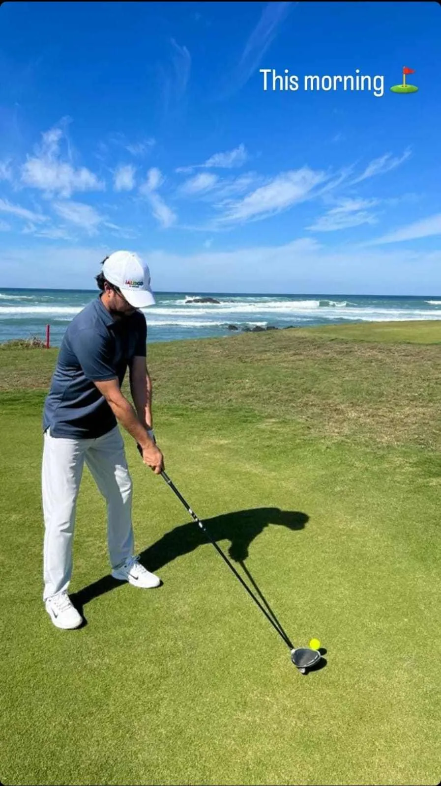 Checo Pérez comienza el 2024 jugando golf