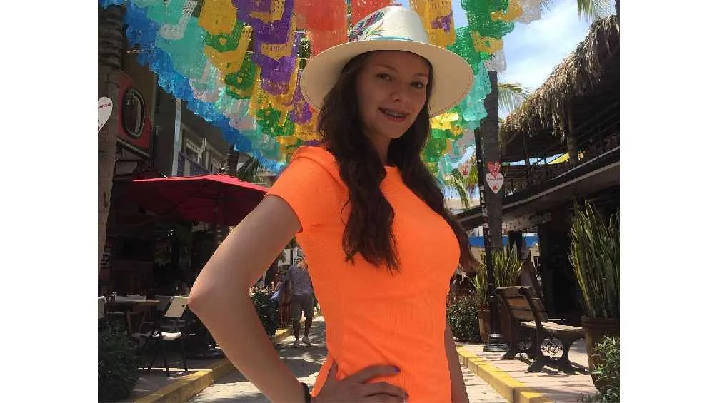 Además de modelo, Tani también era Agente Ministerial.