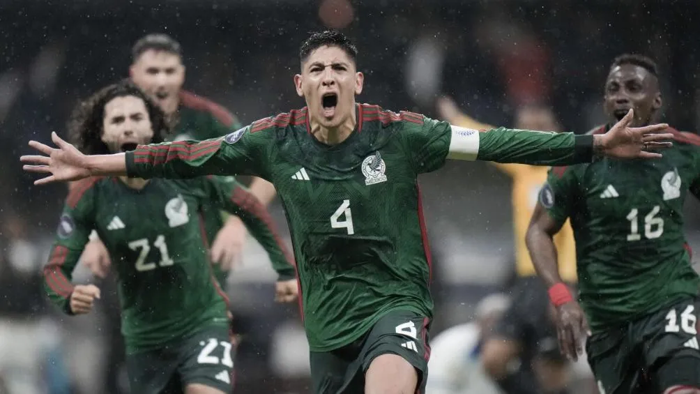 Álvarez con el Tricolor