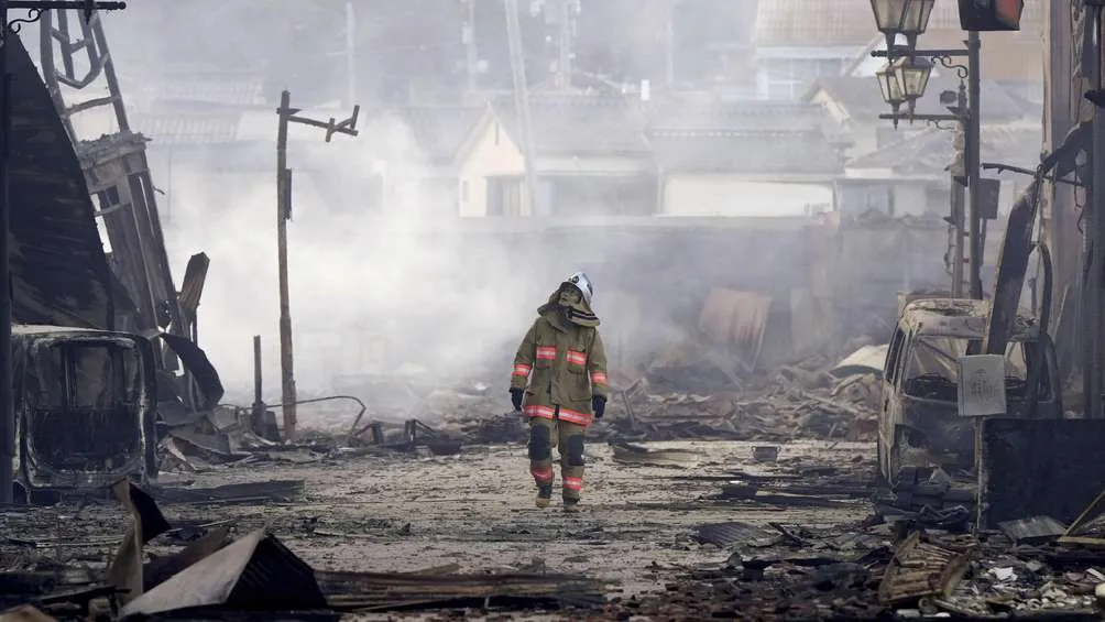 También los desastres naturales como terremotos, significan el fin del mundo para Yuri.