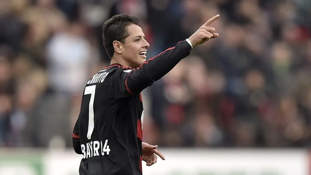 AP El delantero mexicano en su paso con el Leverkusen