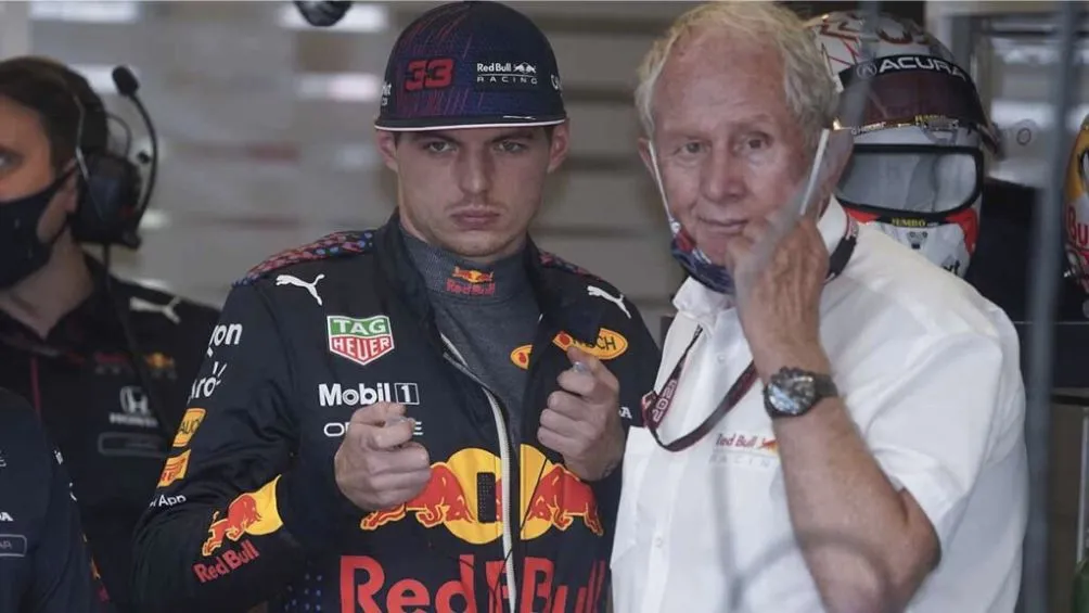 Verstappen junto a Helmut Marko