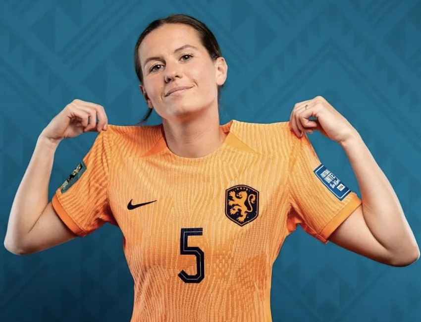 Merel Van Dongen llega a Rayadas