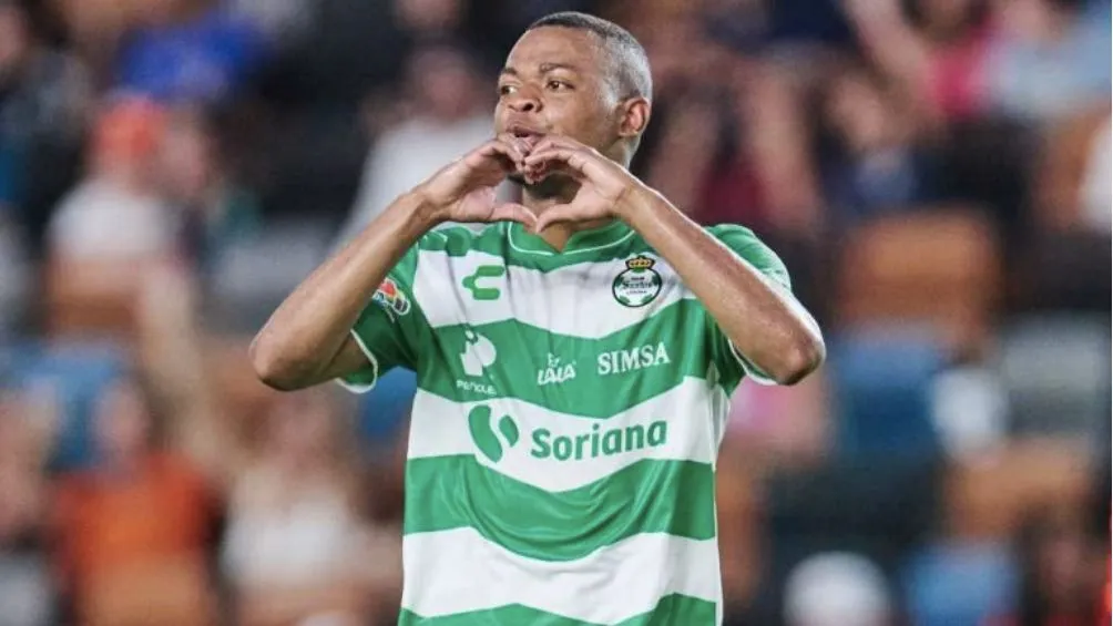 MEXSPORT Preciado celebrando un gol con Santos