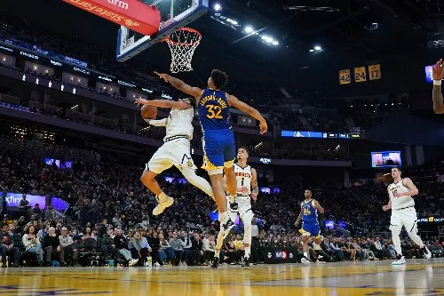 Denver enfrentando a Golden State