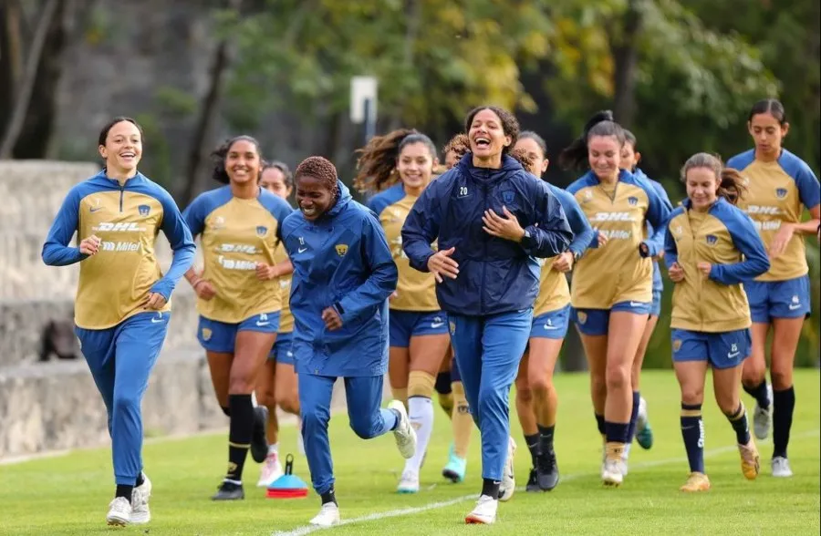 Pumas Femenil entrenando en Cantera