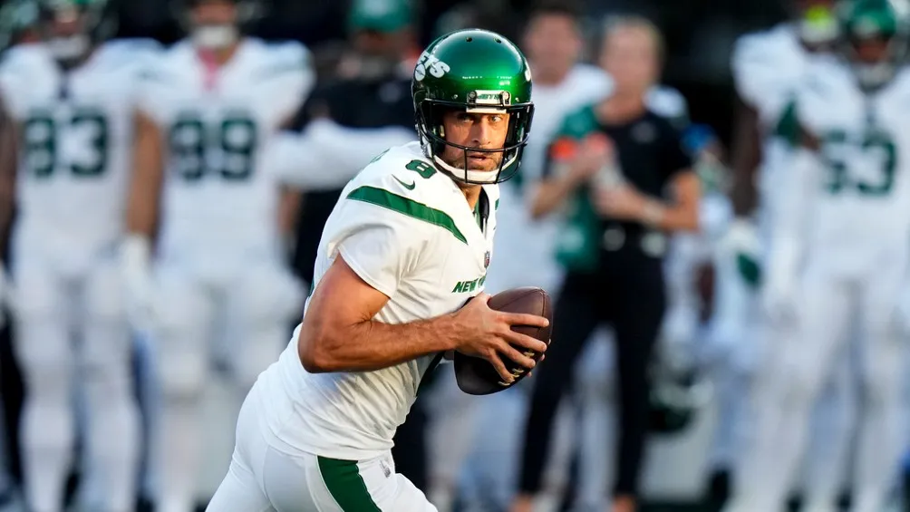 AP Aaron Rodgers es el QB titular más veterano de la liga