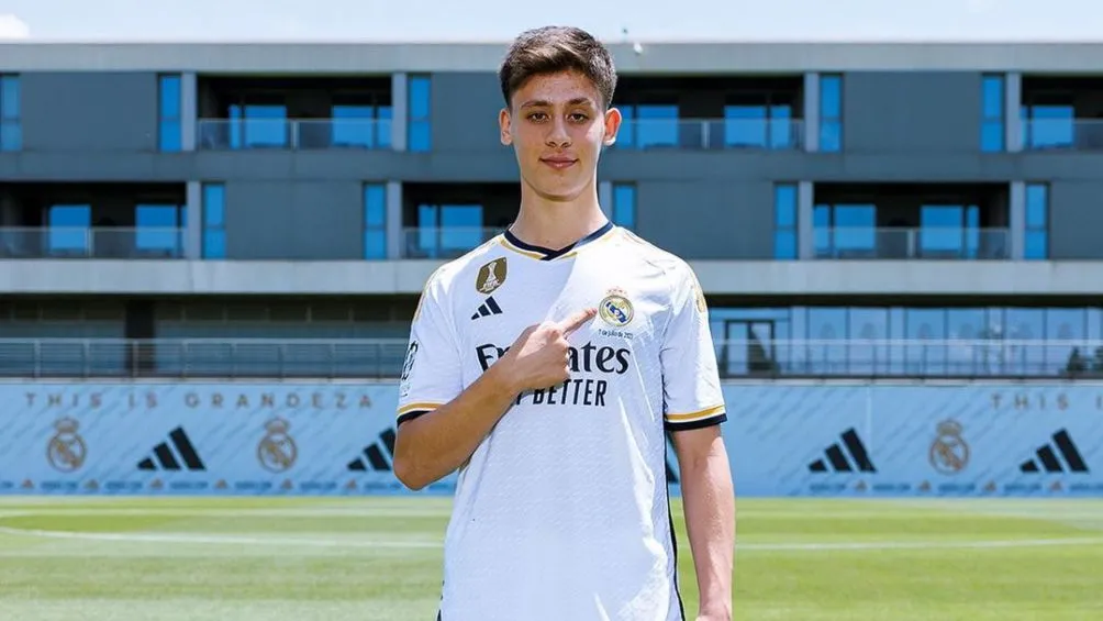 Instagram: @ardaguler Pasaron 7 meses desde su presentación para jugar con el Real Madrid