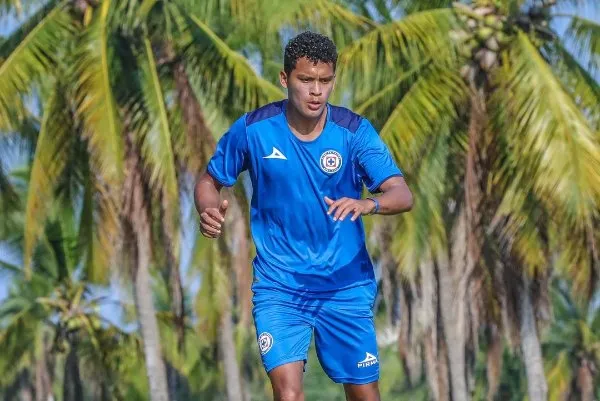 Mauro Zaleta jugó la pretemporada con Cruz Azul