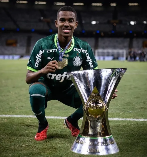 Estevão Willian ganó el Brasileirao con Palmeiras