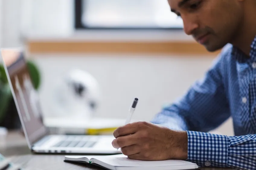 Además de seguros de educación, también existen seguros profesionales.