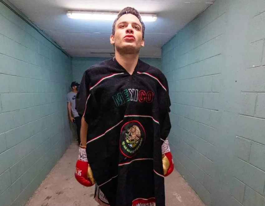 INSTAGRAM: @jcchavezjr El mexicano tenía una arma de manera ilegal