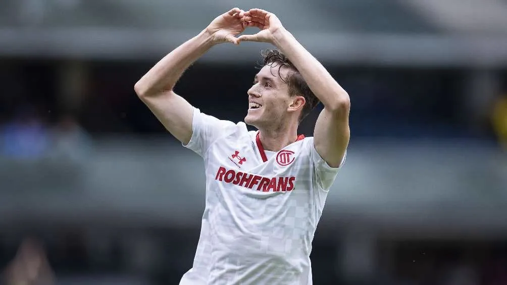 Marcel Ruiz celebra un gol con los choriceros