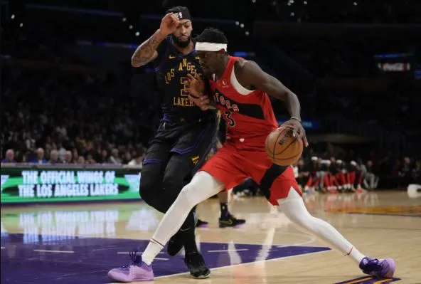 Anthony Davis con dura marca ante Pascal Siakam