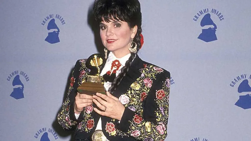 IG: @lindaronstadtmusic Linda Ronstadt fue una cantante estadounidense que ganó un Grammy por un disco con mariachi.