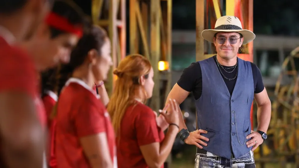 X: @ExatlonMx Antonio Rosique, presentador de Extlaón México