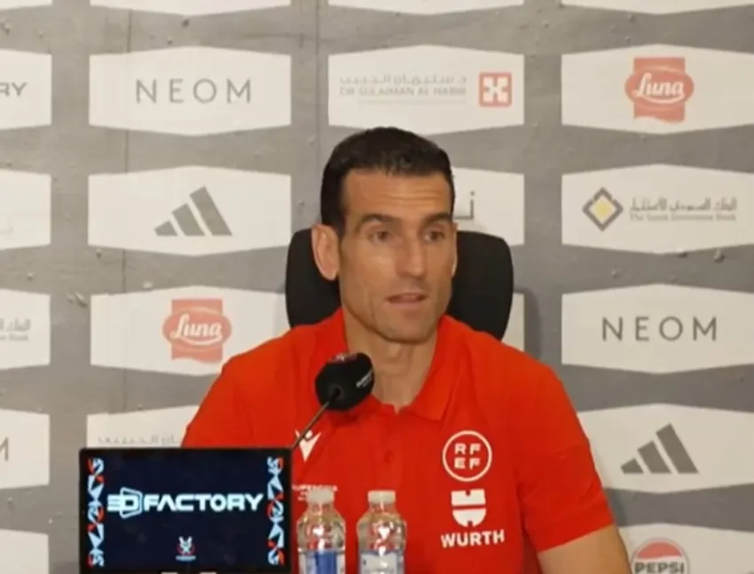 Juan Martínez, el silbante del aprtido