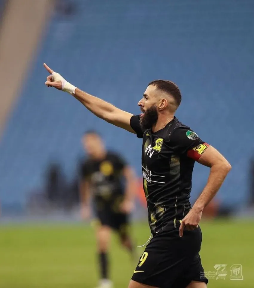 Karim se encuentra atrapado