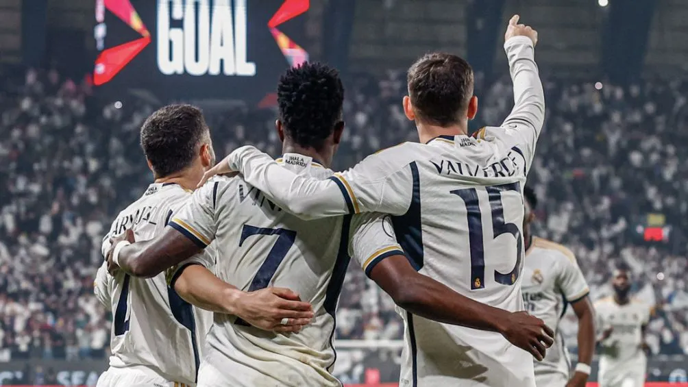 El Madrid celebra la goleada ante el Barcelona