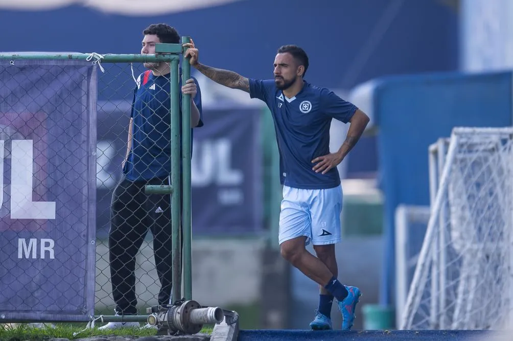 Escoboza en entrenamiento con Cruz Azul