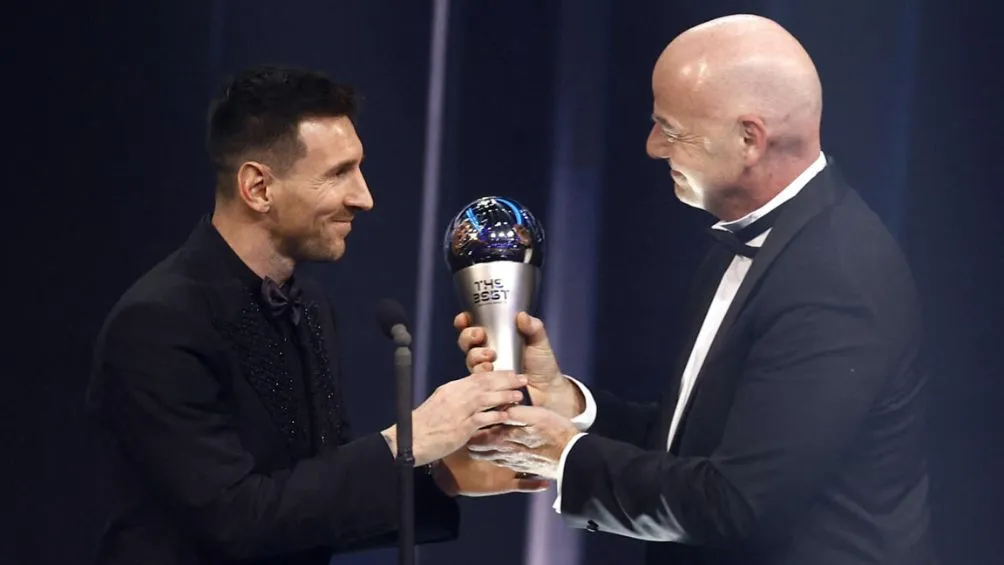 Messi recibiendo el premio The Best