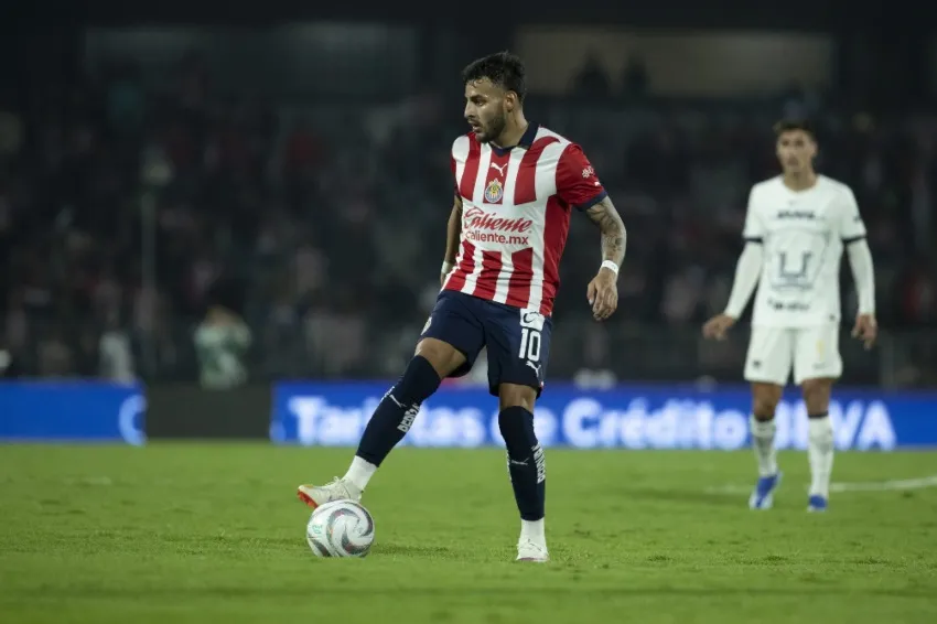 MEXSPORT El futbolista mexicano en partido