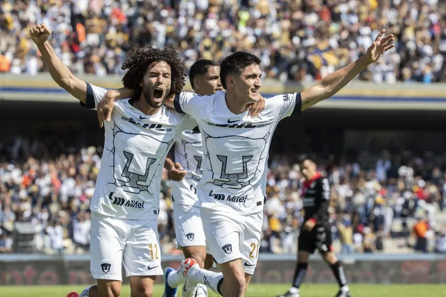 MEXSPORT Gustavo del Prete con 'Chino' Huerta en Pumas