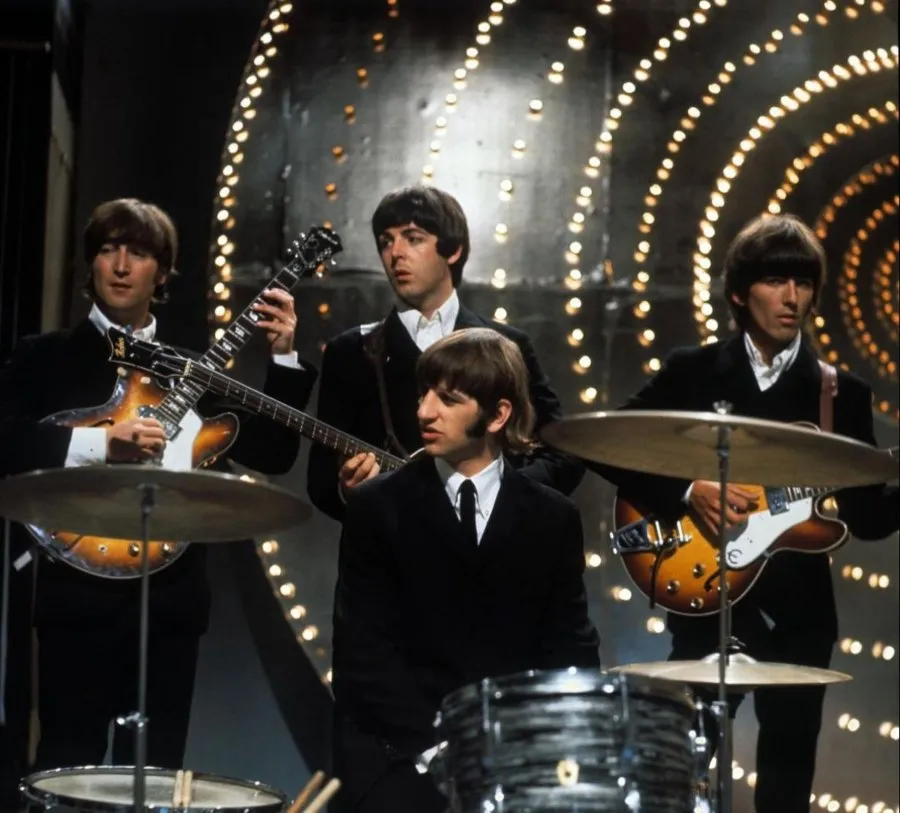INSTAGRAM: @thebeatles The Beatles en un video musical