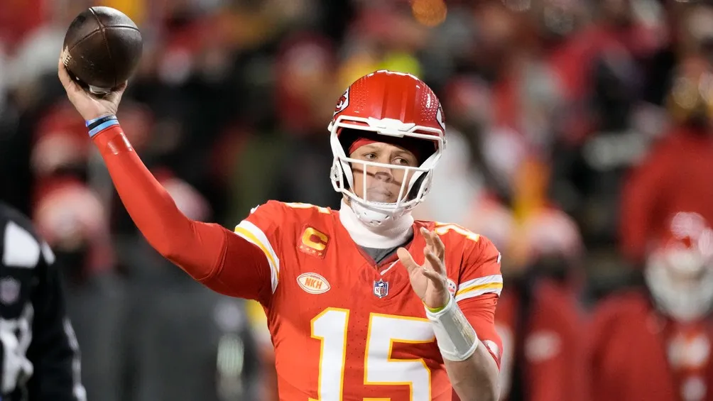 Patrick Mahomes durante un partido