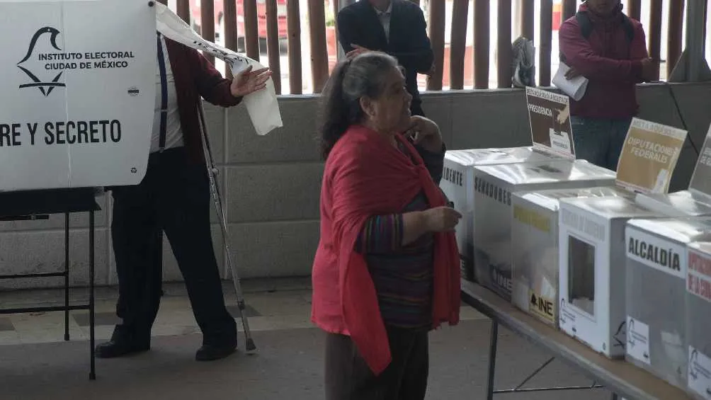 Tener tu INE vigente te permitirá ejercer tu derecho a votar.