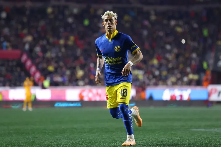 'Chicote' Calderón en su debut con América