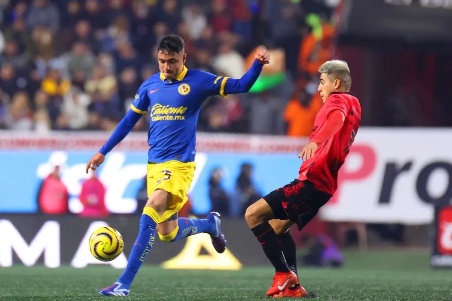 Emilio Lara en la J1 del Clausura 2024