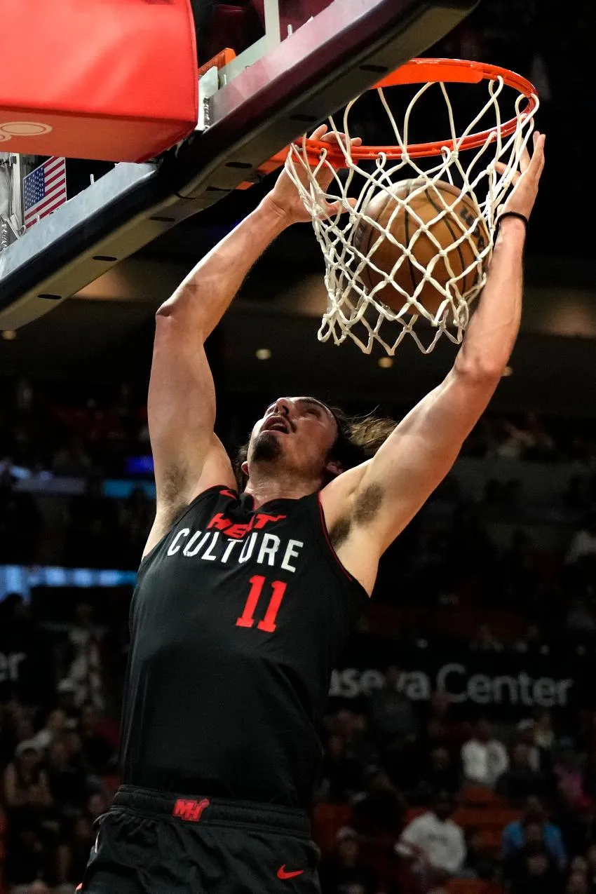 Expertos de basquetbol 'sorprendidos' por el gran nivel de Jaime Jáquez en Miami Heat
