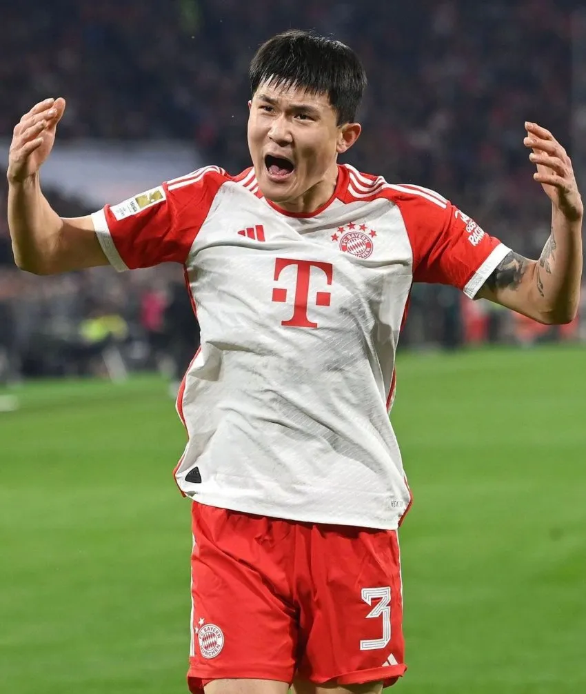 @kiminjae3 Kim Min-jae en un juego del Bayern