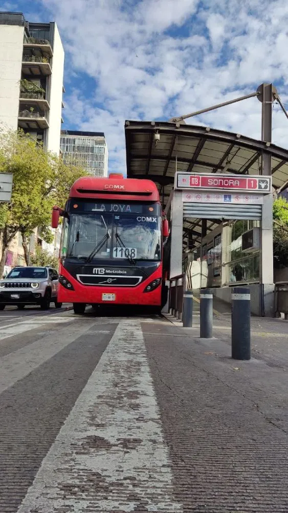 La Línea 4 tendrá algunas estaciones cerradas y serán abiertas hasta mañana.